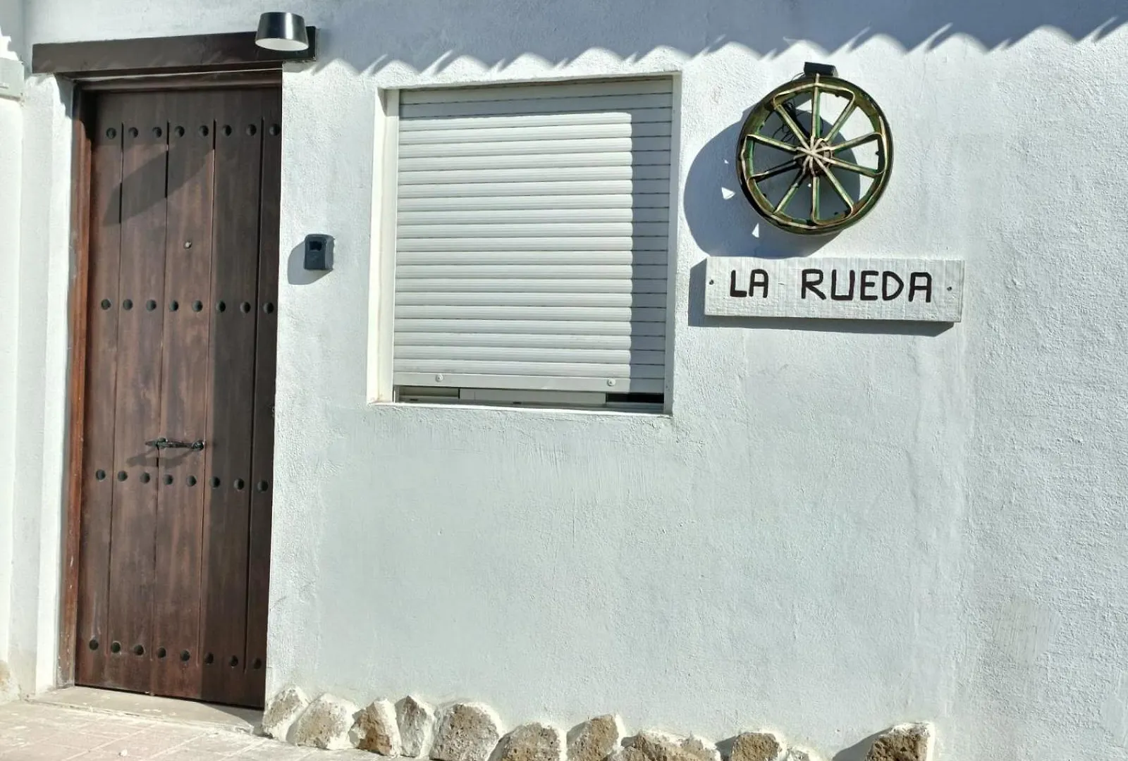 La Rueda, Campo Y Playa En El Medano contacts